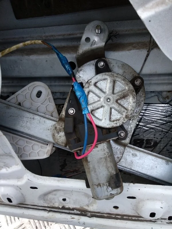 Стеклоподъемник электрический RENAULT LOGAN 2004-2014 807209299R LS0G K7J A 710, передний правый