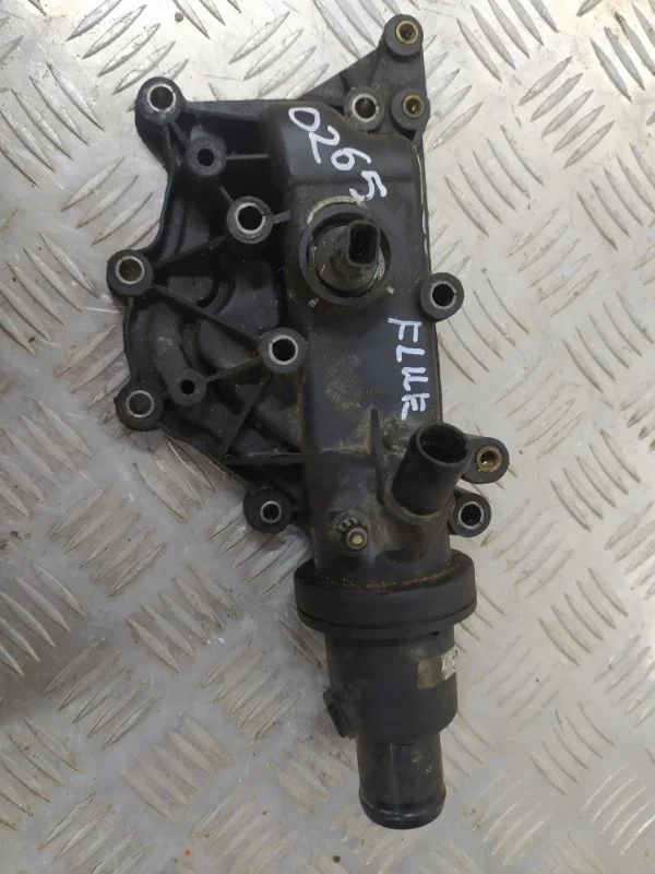 Корпус термостата RENAULT FLUENCE 2013-2016 8200700092 L30R K4M 838