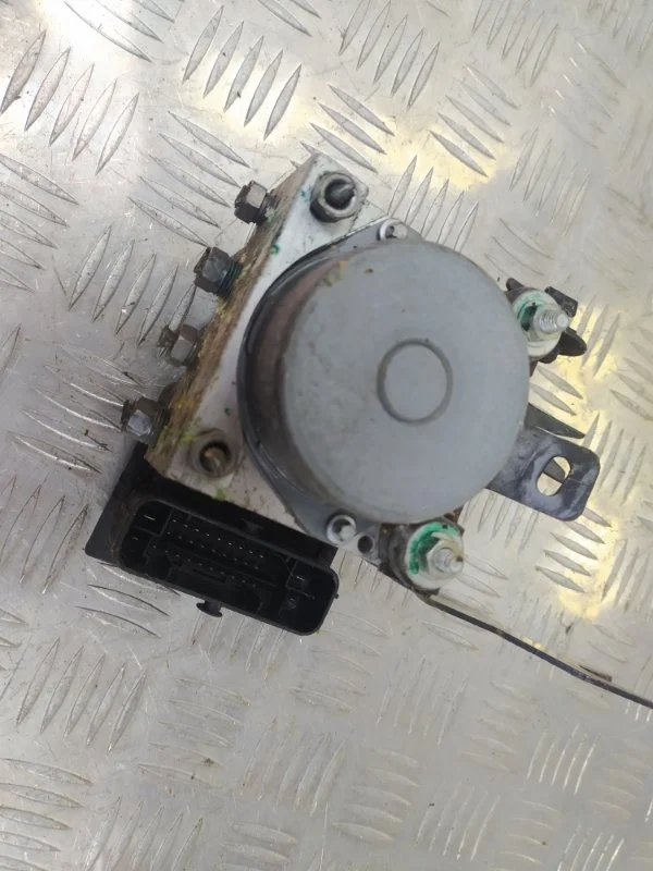 Блок АБС RENAULT DUSTER 2009-2020 8200806980