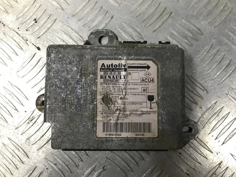 Блок управления AIR BAG RENAULT MEGANE 2005-2009 8200682387