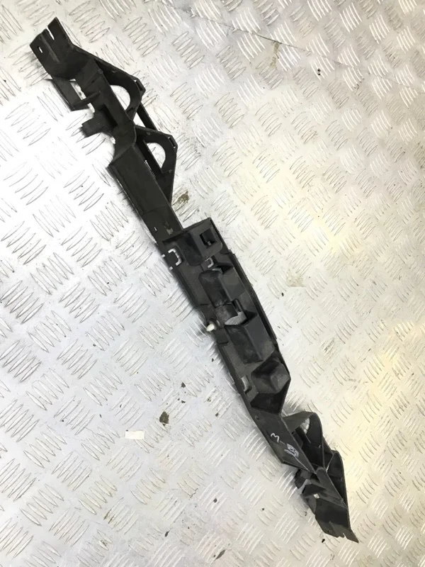 Кронштейн заднего бампера RENAULT MEGANE 2003–2008 8200146040, задний