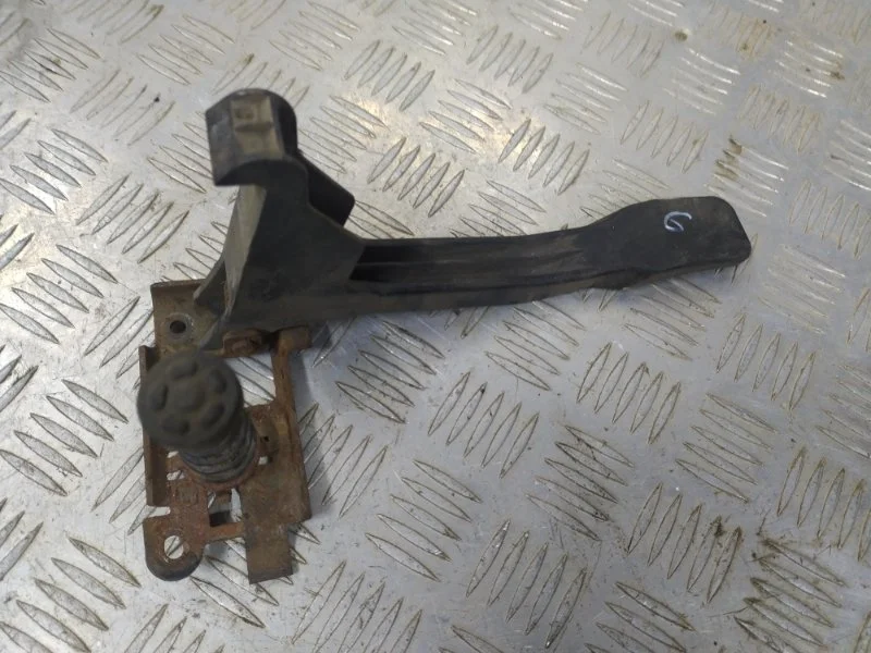 Крючок капота RENAULT MEGANE 2009–2016 656030006R