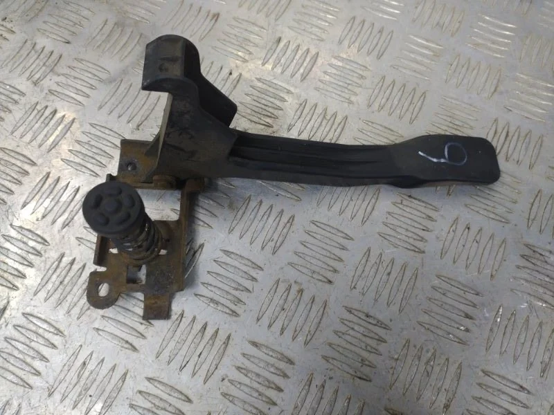 Крючок капота RENAULT MEGANE 2009–2016 656030006R