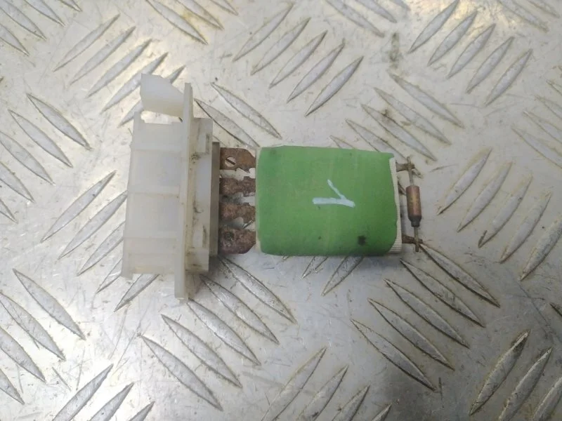 Резистор отопителя RENAULT LOGAN 2004-2009 6001547488