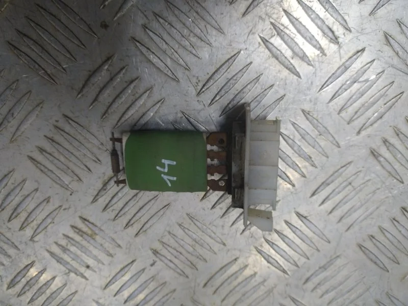 Резистор отопителя RENAULT LOGAN 2004-2009 6001547488