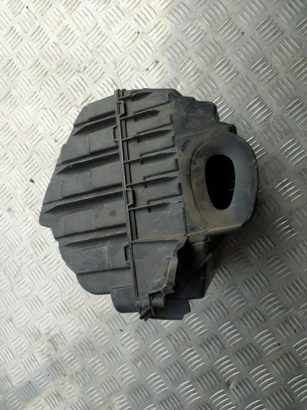 Корпус воздушного фильтра RENAULT FLUENCE 2009-2015 8200947663