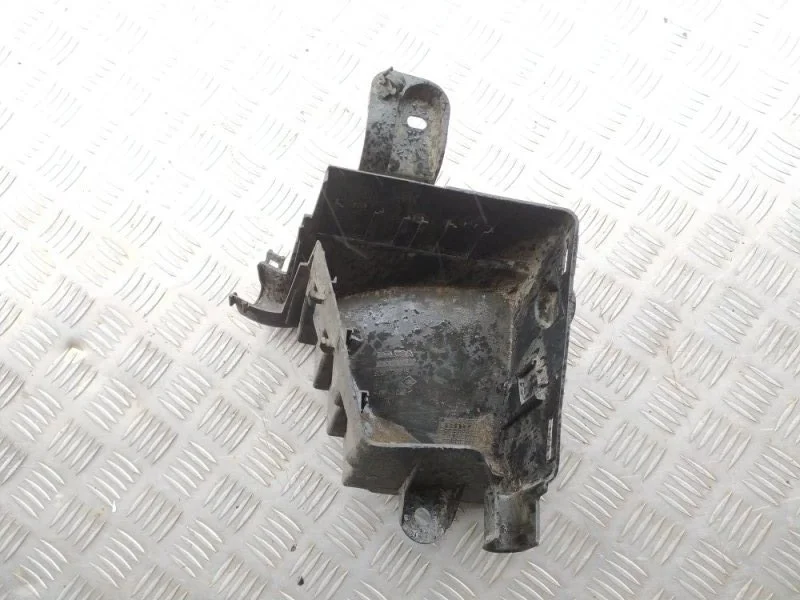 Корпус блока предохранителей RENAULT LOGAN 2004-2009 8200738816