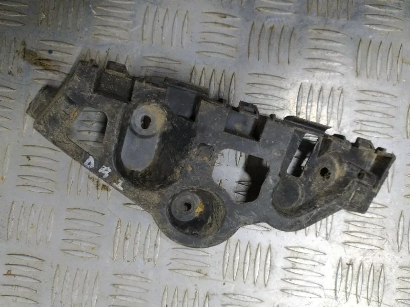 Кронштейн заднего бампера RENAULT SANDERO 2014-2021 850440810R, правый