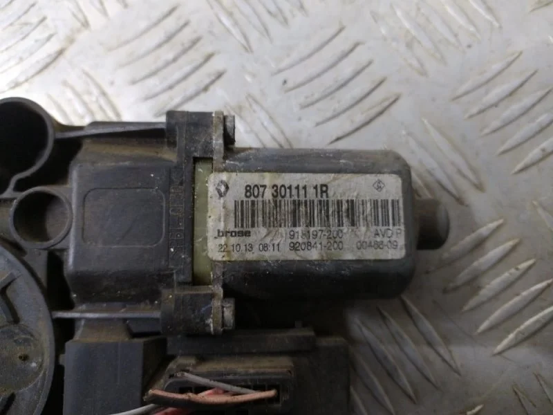 Моторчик стеклоподъемника RENAULT FLUENCE 2009-2016 807301111R, передний правый