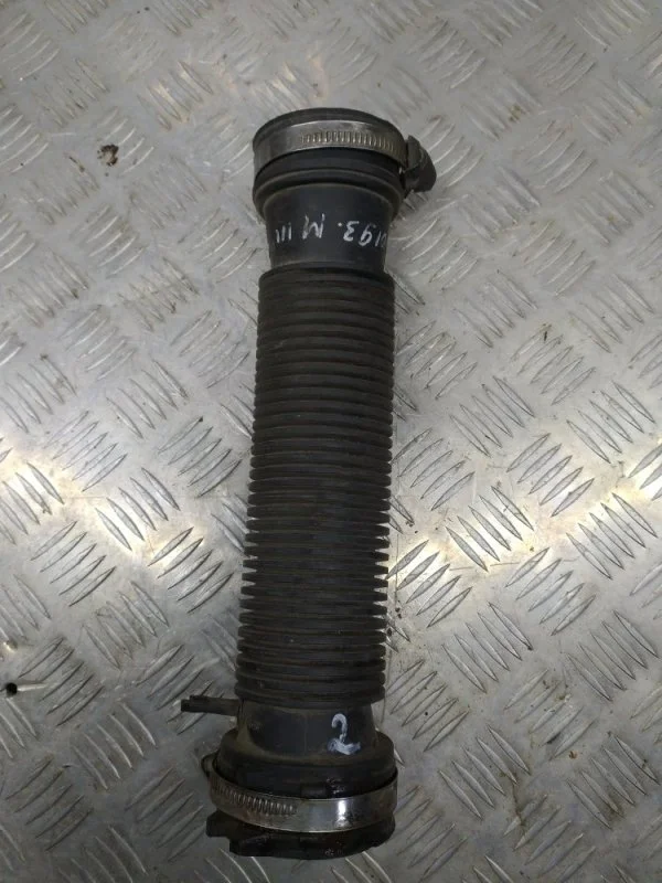 Патрубок воздушного фильтра RENAULT MEGANE 2009-2015 8200645982