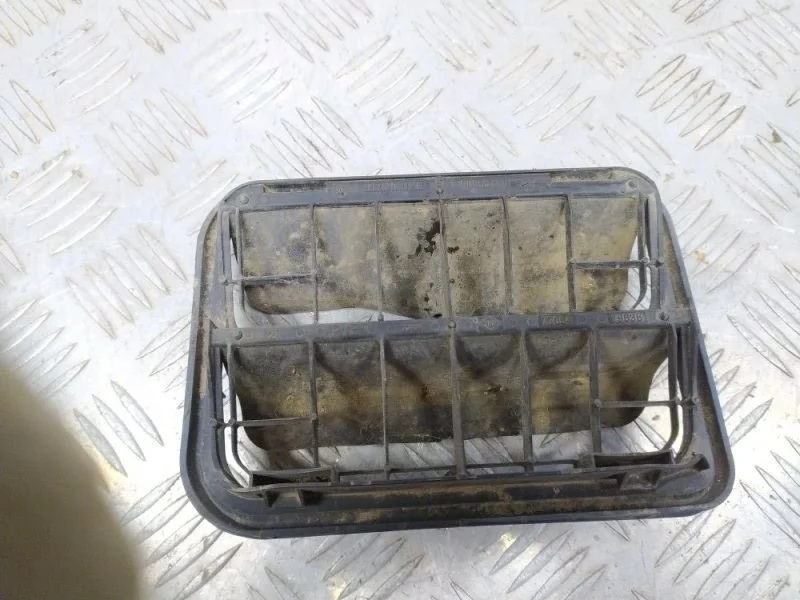 Решетка вентиляционная RENAULT FLUENCE 2009-2016 7700838358