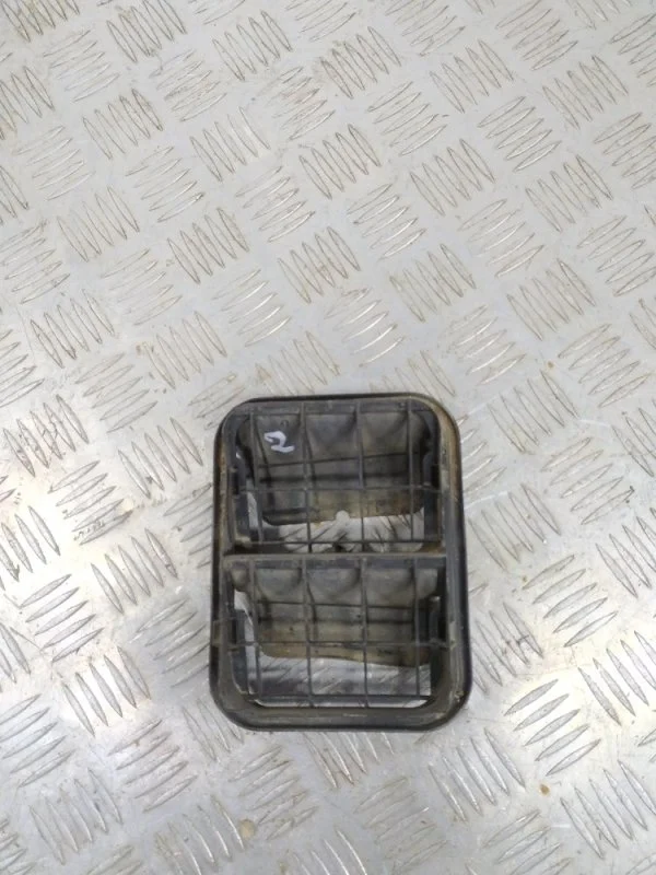 Решетка вентиляционная RENAULT ARKANA 2017-2022 8200728288