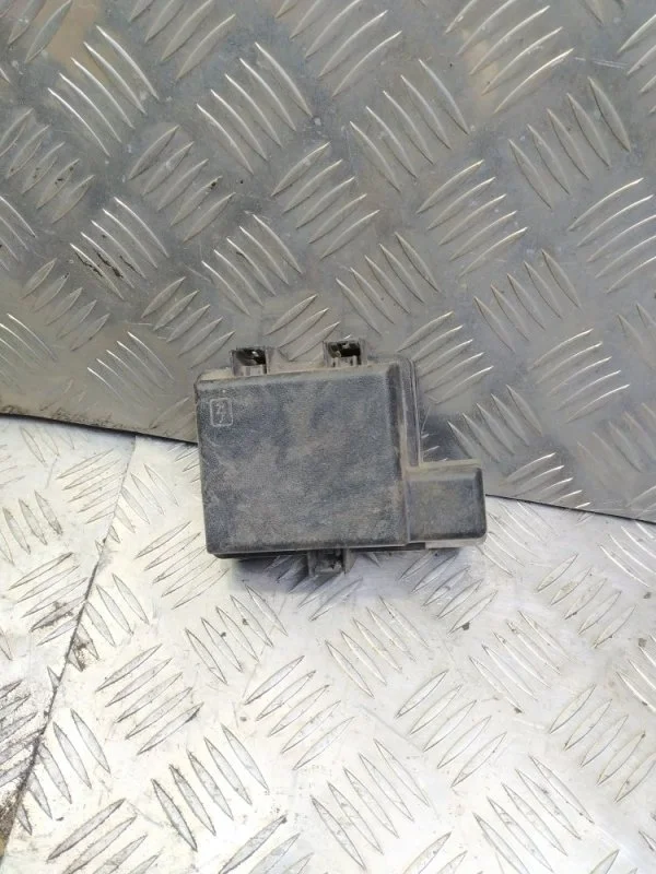 Крышка блока предохранителей RENAULT FLUENCE 2008- 2014 243820003R L30R