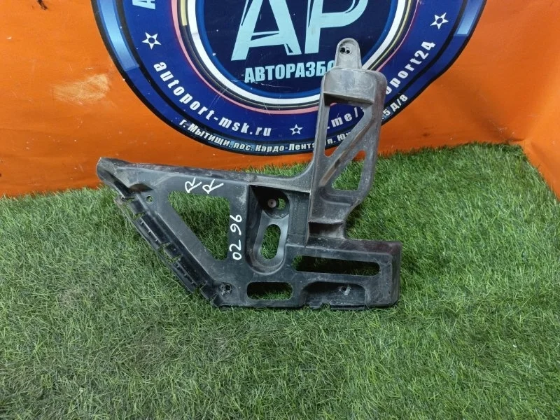 Кронштейн заднего бампера RENAULT MEGANE 2008 8200146042 К4М, задний правый