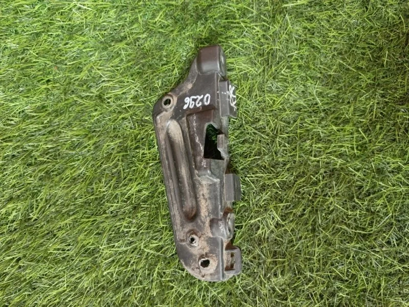 Кронштейн заднего бампера RENAULT MEGANE 2008 8200176035 К4М, задний правый