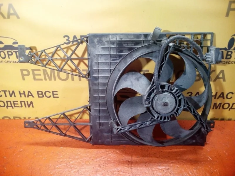 Диффузор радиатора AUDI A3 1996-2003 1J0121207