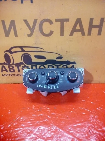 Блок управления печкой RENAULT LOGAN 2014-2018 6001551800 L8 K7M