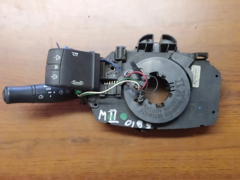 Переключатель подрулевой в сборе RENAULT MEGANE 2003-2009 8200216450