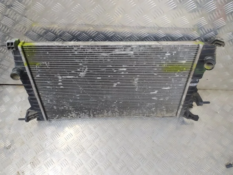 Радиатор охлаждения двигателя RENAULT FLUENCE 2009-2020 214100068R 1.5 DCI