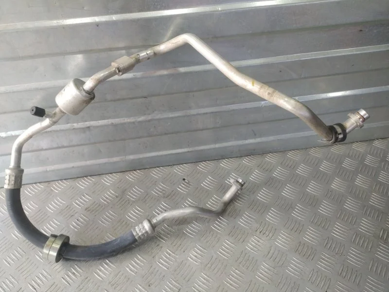 Трубка кондиционера RENAULT DUSTER 2015-2020 924808219R HSA F4R410