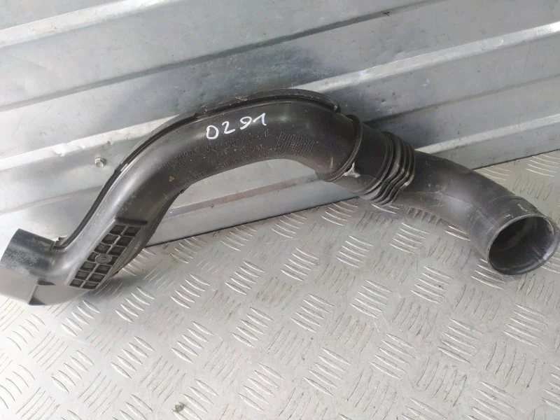 Патрубок воздушного фильтра RENAULT DUSTER 2015-2020 165555731R HSA F4R410