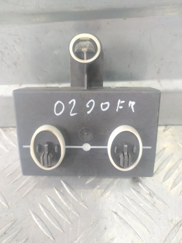 Блок комфорта двери SKODA YETTI 2009-2014 7N0959792 5L 1.2, передний правый