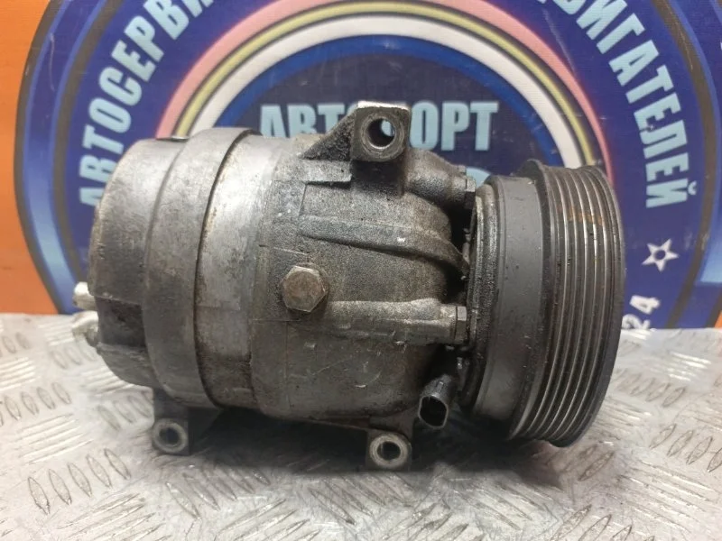 Компрессор кондиционера RENAULT MEGANE 2003–2008 8200470242 K4M