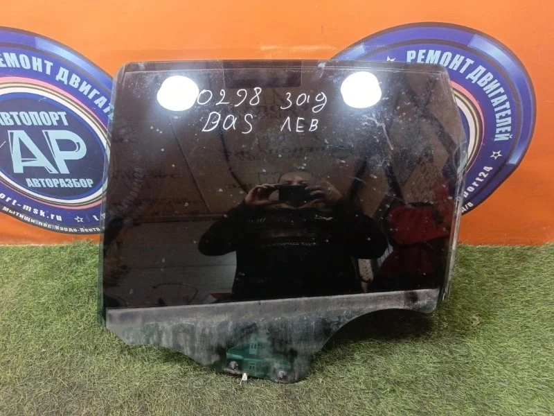 Стекло заднее RENAULT DUSTER 2013 823015327R F4R, заднее левое