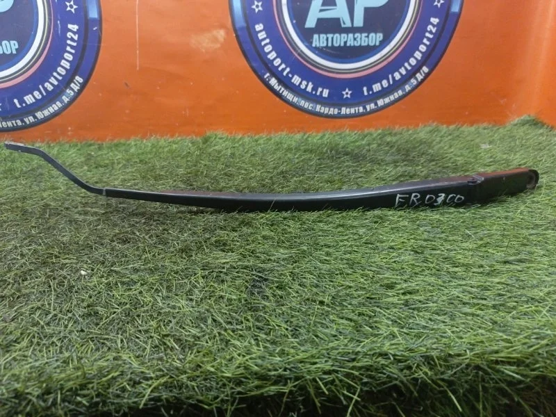 Поводок стеклоочистителя TOYOTA RAV4 2013 8521142140 XA40 3ZRFE, передний правый