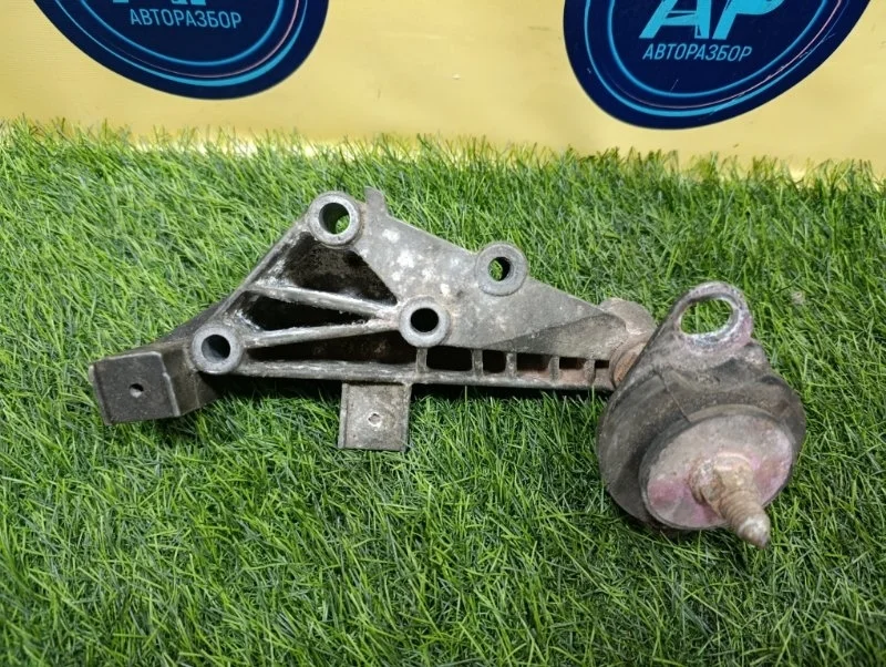 Кронштейн КПП RENAULT KANGOO 1998-2008 7700415097