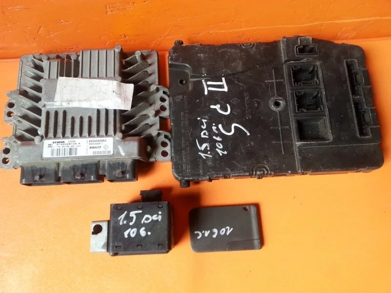 Блок управления двигателем ( комплект) RENAULT SCENIC 2003-2009 8200565863 1.5DCI K9K