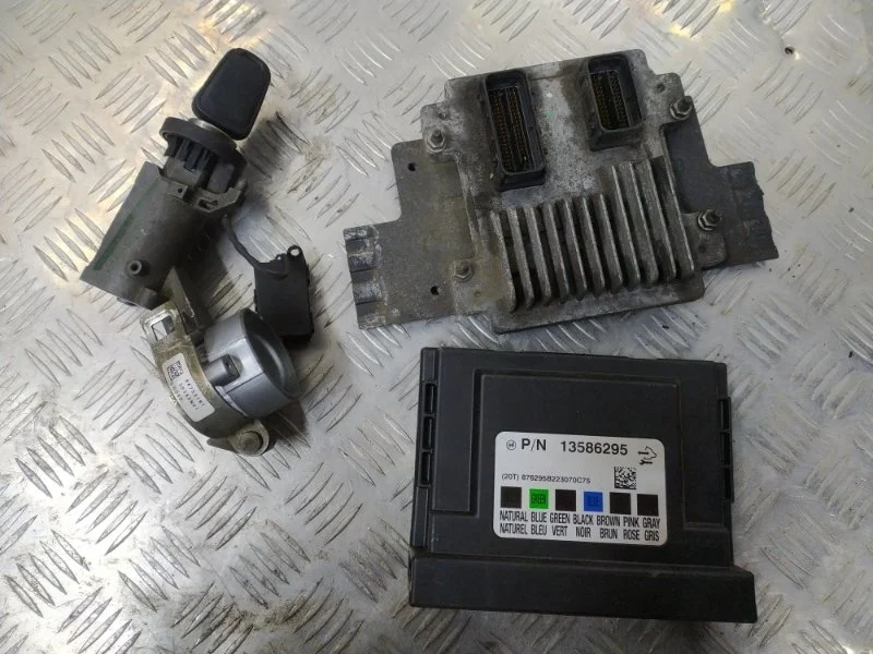 Блок управления двигателем ( комплект) CHEVROLET COBALT 2013-2022 12654172 T250 B15D2