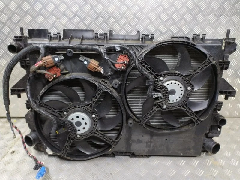 Диффузор радиатора FIAT DUCATO 2015-2020 1358009080