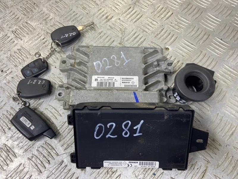 Блок управления двигателем ( комплект) RENAULT SANDERO 2010 8200856659 BS11 K7J A 710