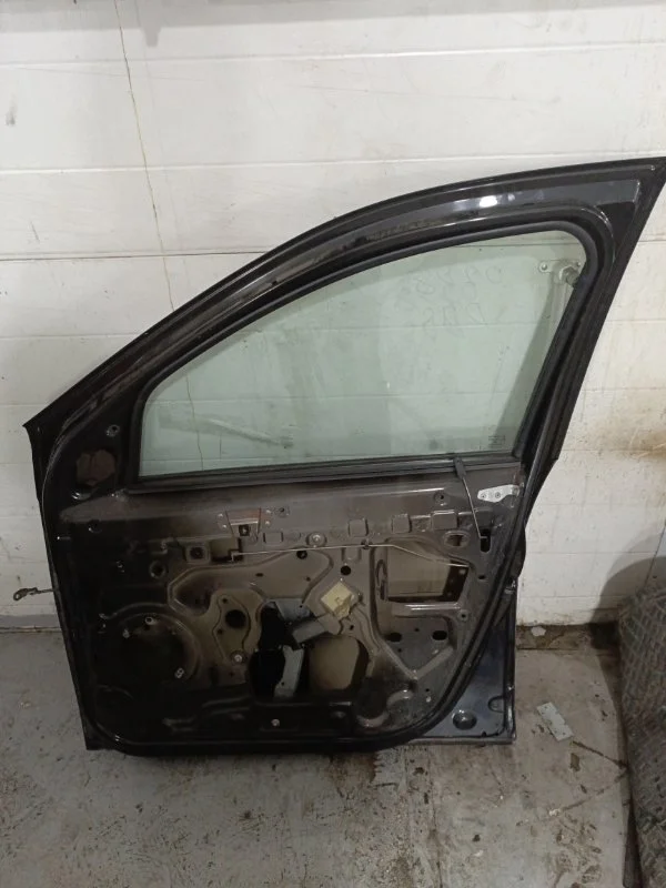 Дверь RENAULT DUSTER 2013 801006719R F4R, передняя правая