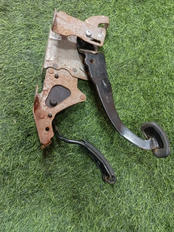 Педаль тормоза и сцепления RENAULT MEGANE 2008 8200153268 К4М