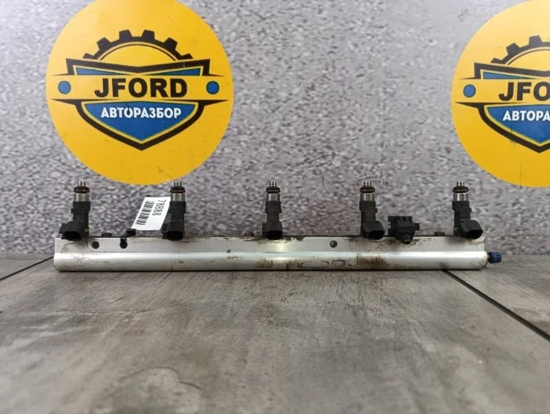 Рампа топливная Volvo V40 2014 MV