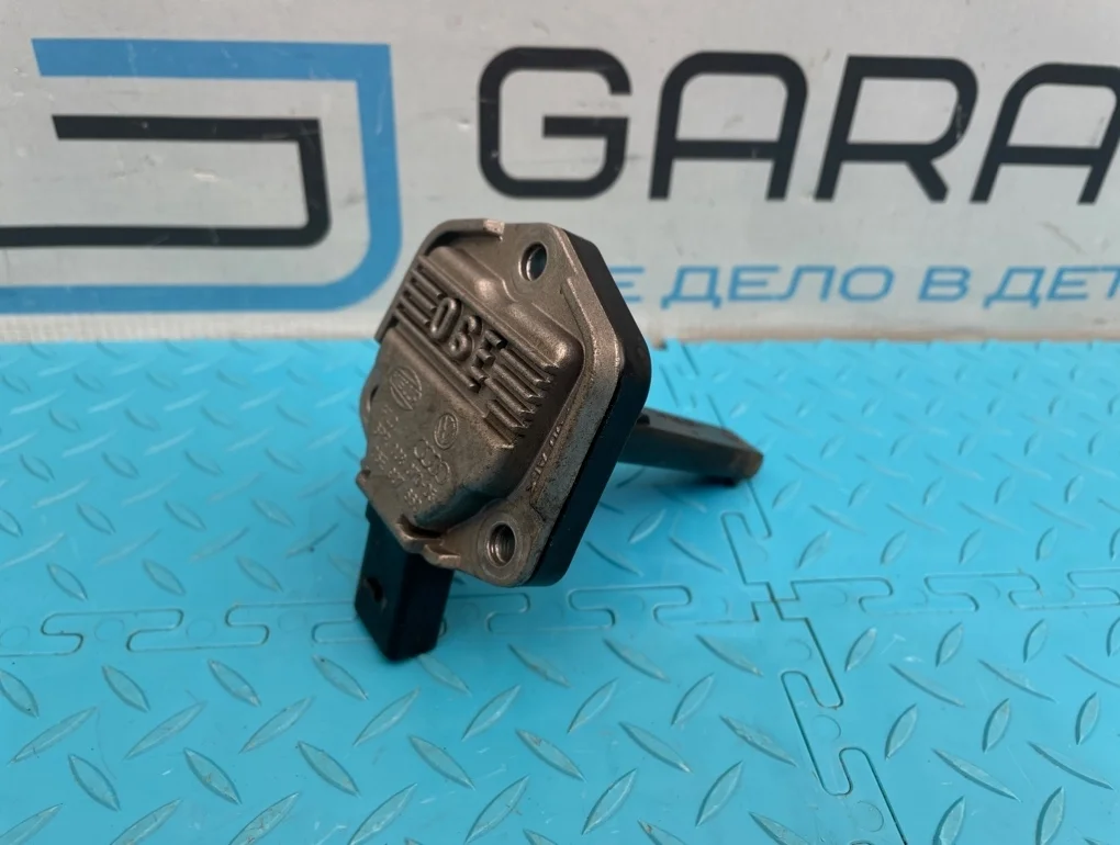 Датчик уровня масла Porsche Cayenne 2008 06E907660 957 M48.01 4.8