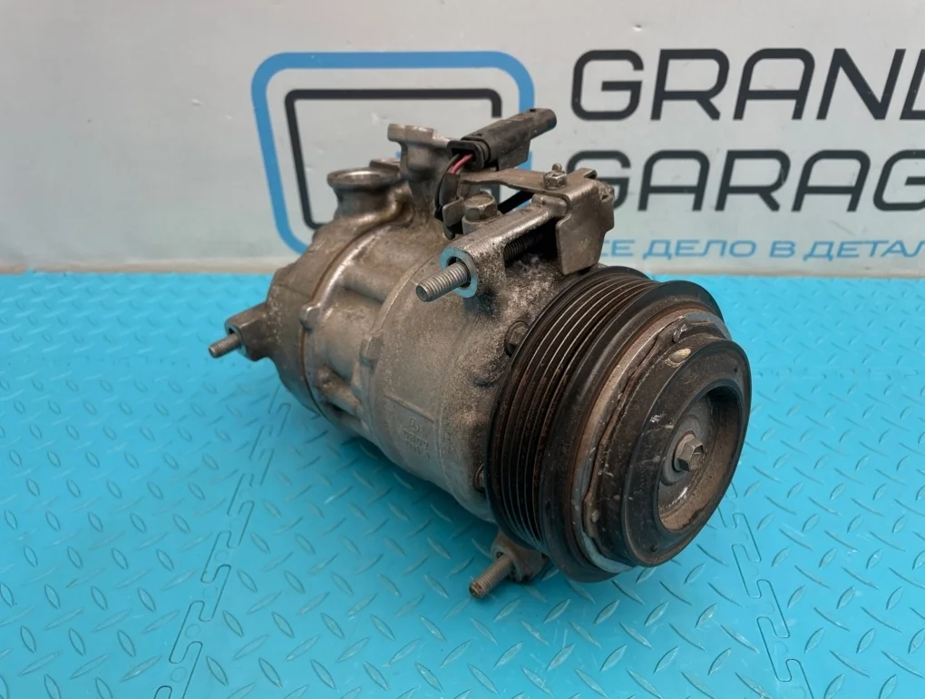 Компрессор кондиционера Mercedes-Benz E-Class 2016 A0008303002 W213 274.920 2.0