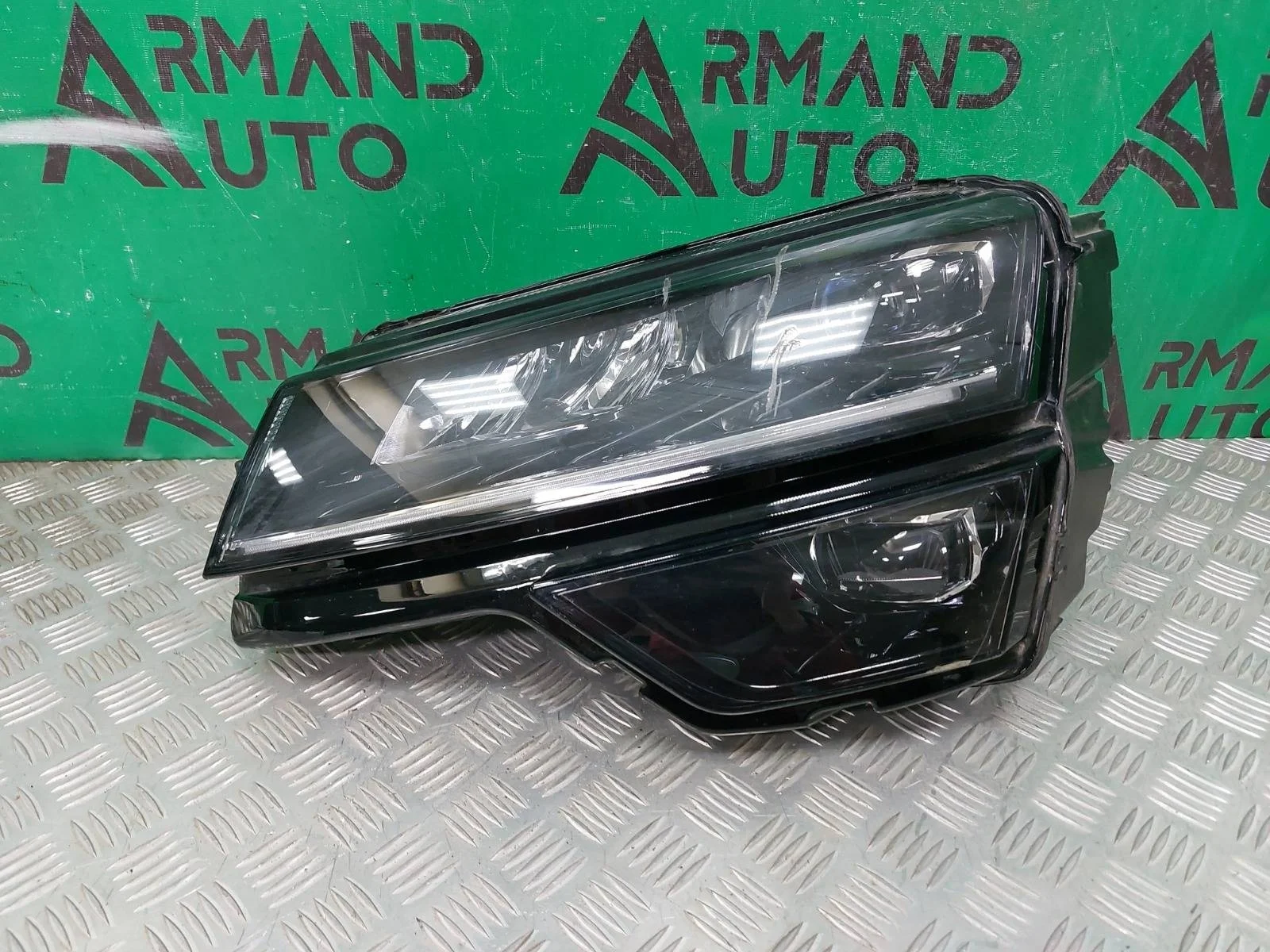 Фара Skoda Karoq 2017-нв