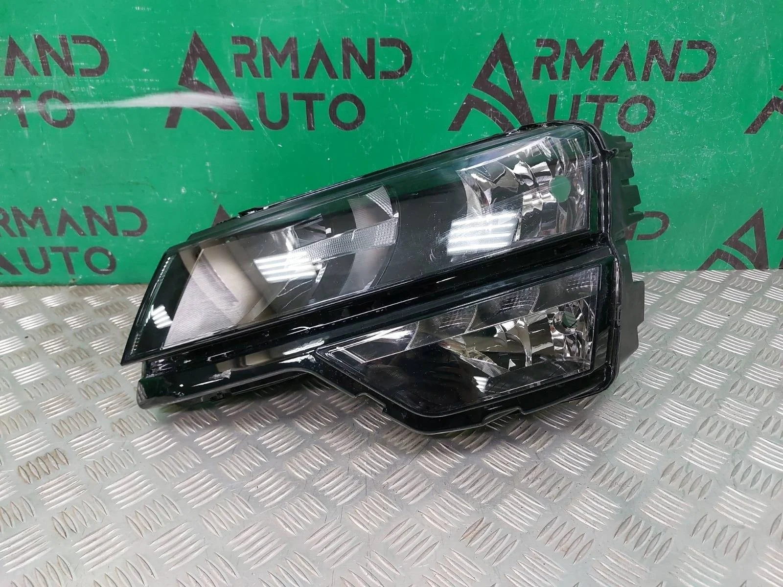 Фара Skoda Karoq 2017-нв