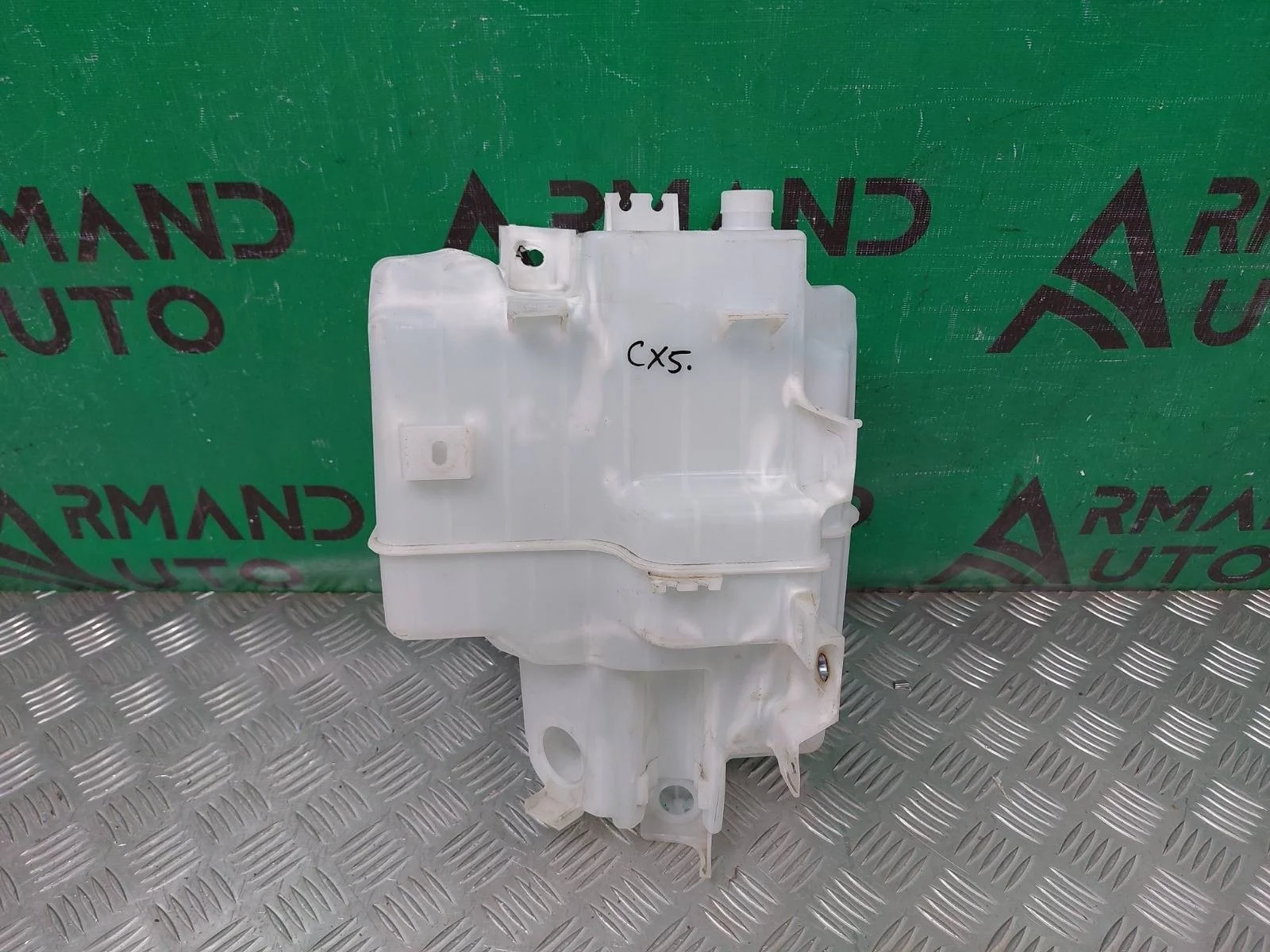 Бачок стеклоомывателя Mazda CX-5 2011-2017