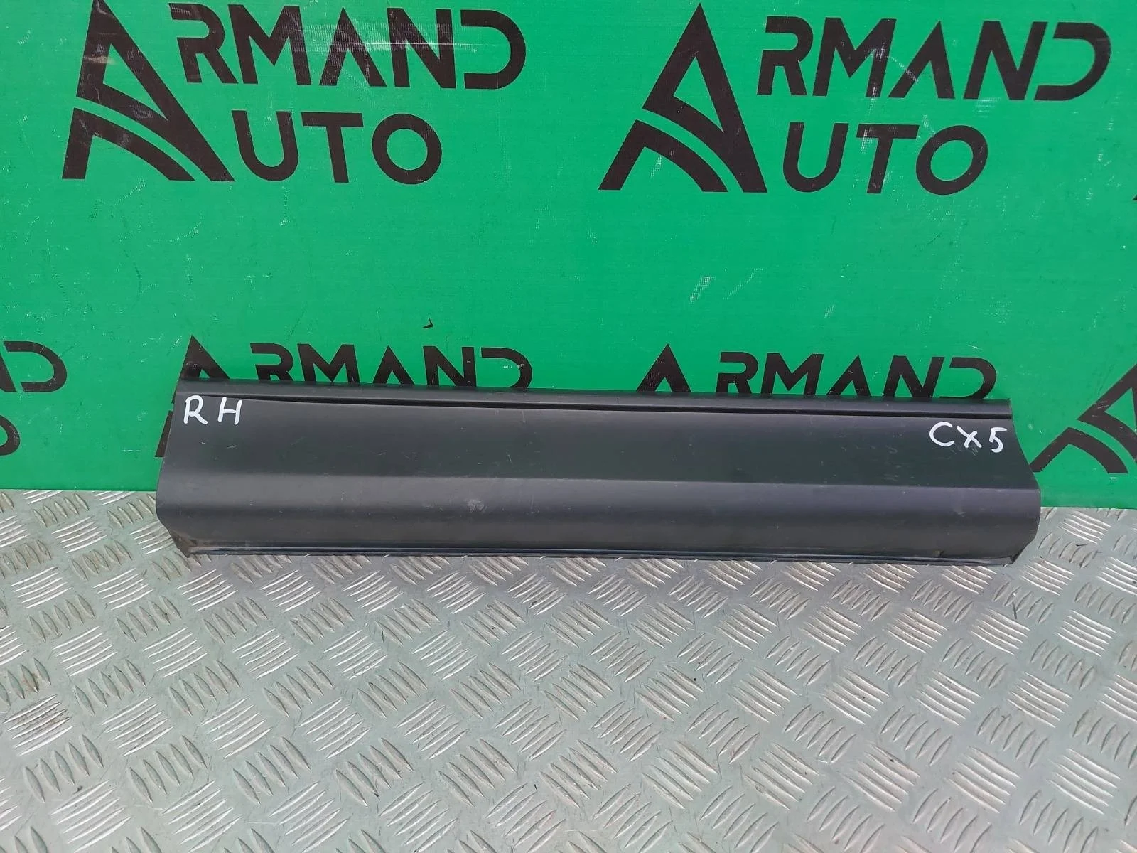 Молдинг двери Mazda CX-5 2017-нв