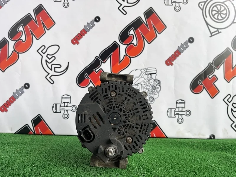 Генератор Audi A6 06E903018G C7