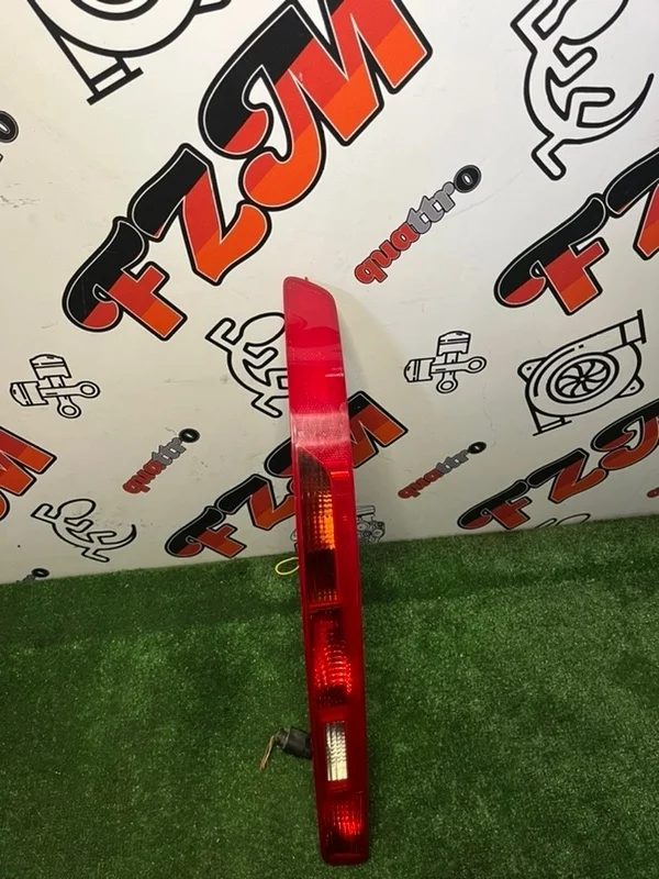 Фонарь Audi Q7 4L0945096 4L, задний правый