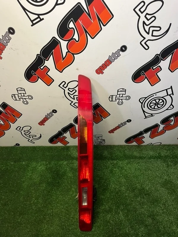 Фонарь Audi Q7 4L0945096 4L, задний правый