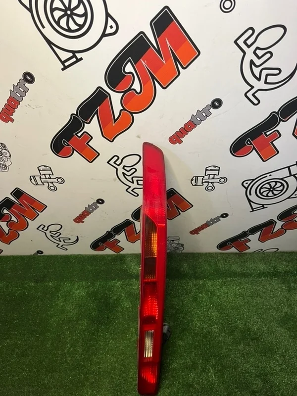 Фонарь Audi Q7 4L0945096 4L, задний правый