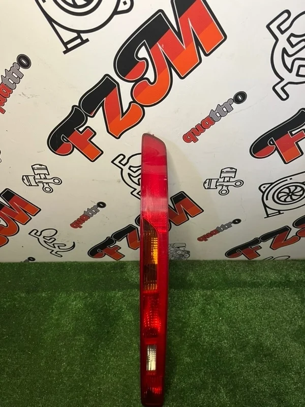 Фонарь Audi Q7 4L0945096 4L, задний правый