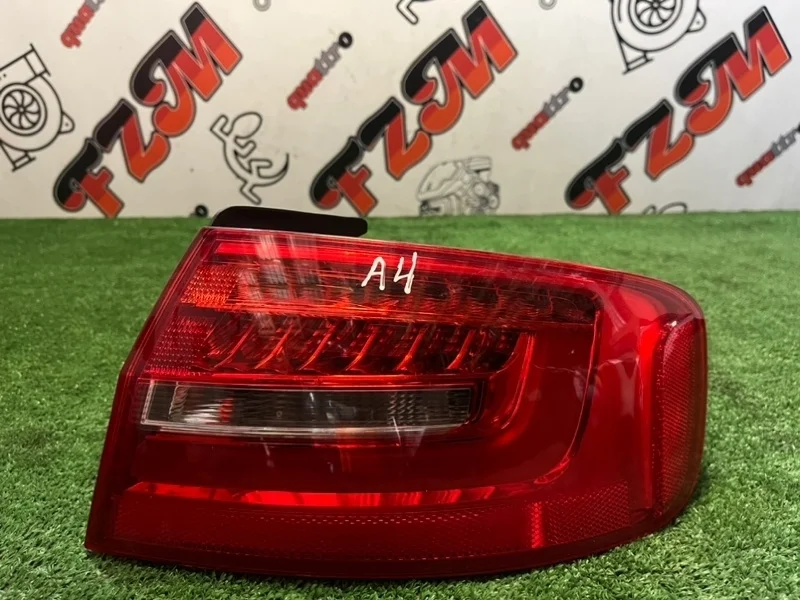 Фонарь Audi A4 8K5945096AC B8, задний правый
