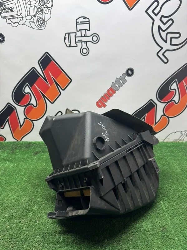 Корпус воздушного фильтра Audi A4 06B133837A B5